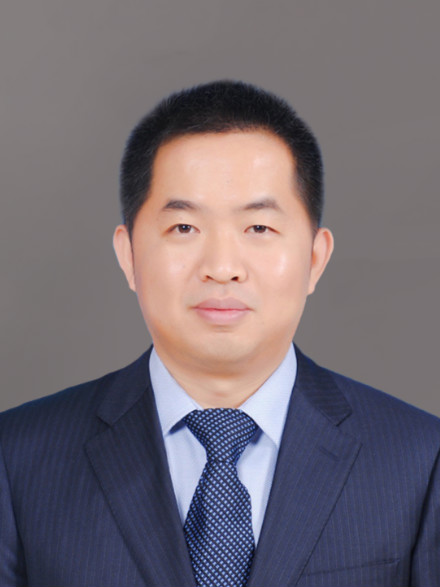 闫铭