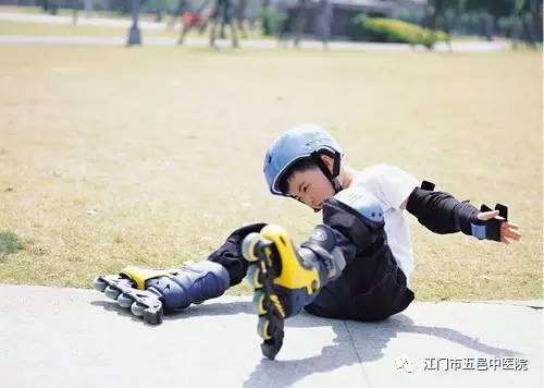 孩子骨折，来医院前家长要做什么？