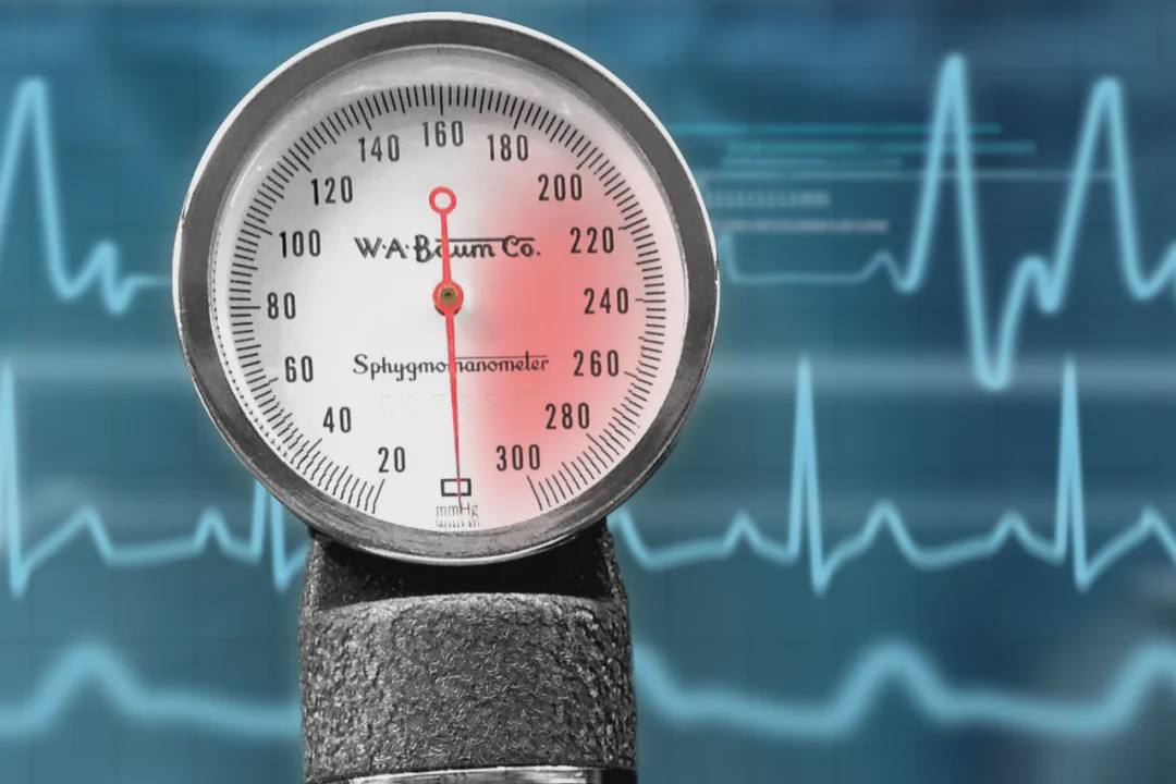 高血压治着治着就低了，怎么回事？