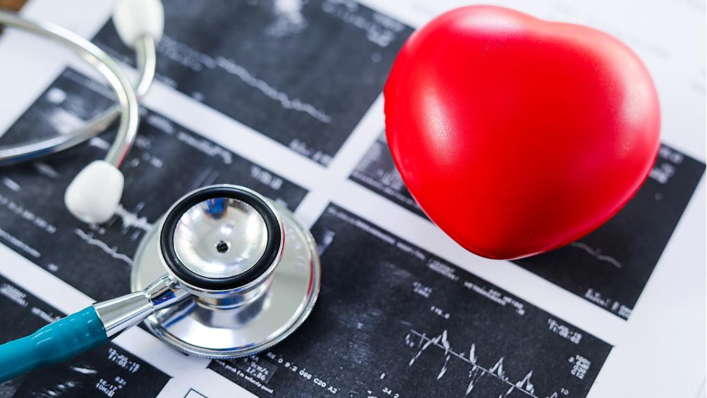 早读 | 全球室性心律失常管理最新 ESC、AHA/ACC/HRS和 CCS/CHRS 指南的比较