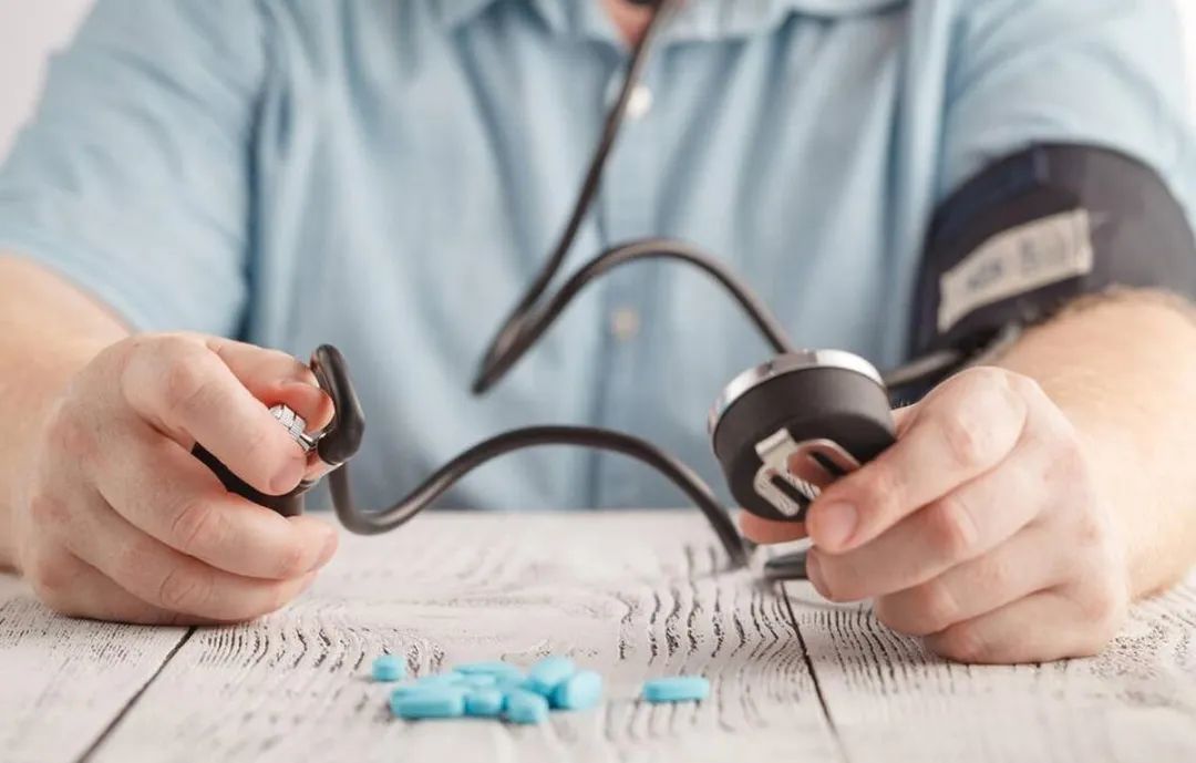 普利与沙坦，在高血压的治疗中，是一根绳子上的两把“剪刀”