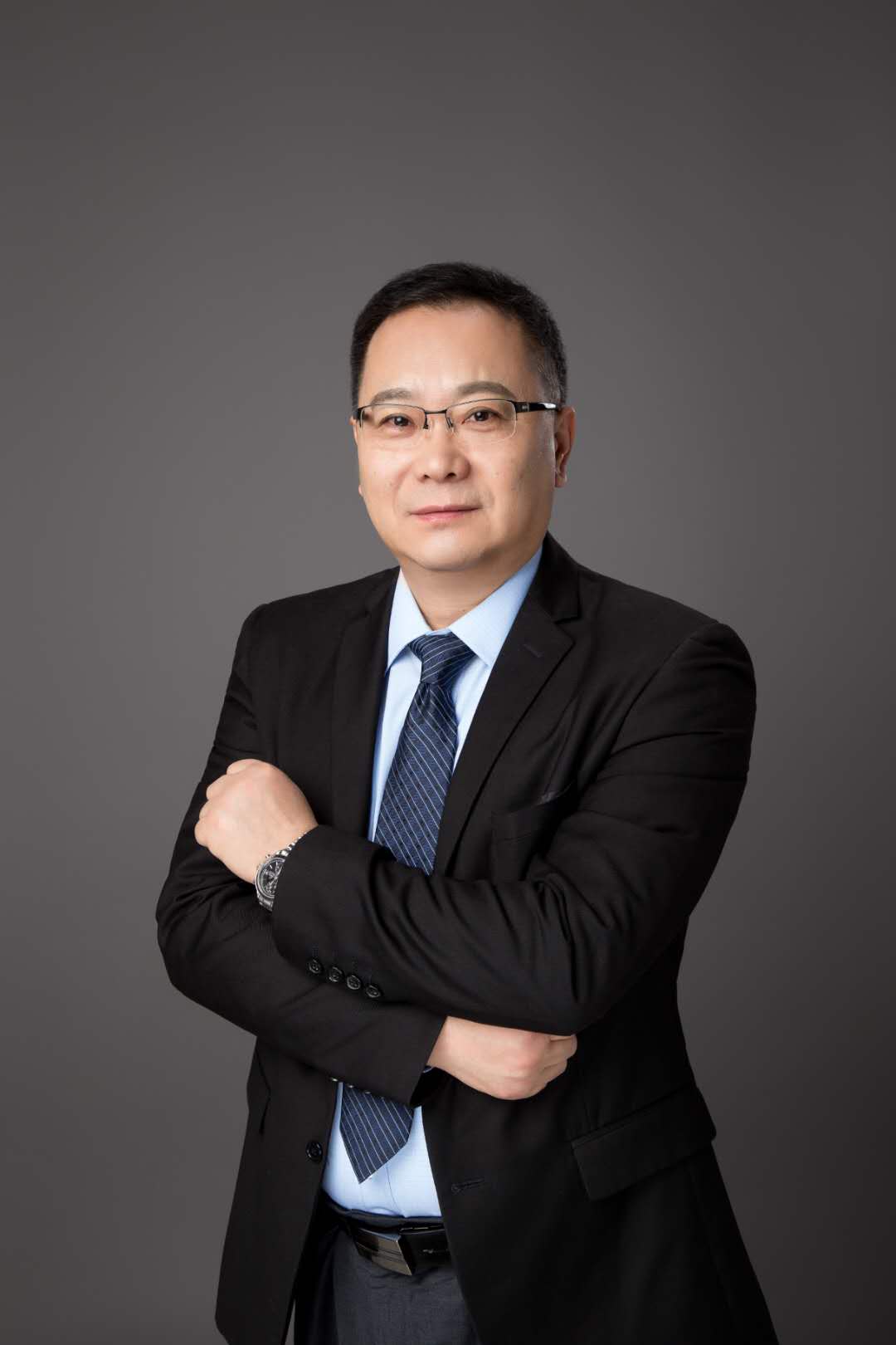 李金龙